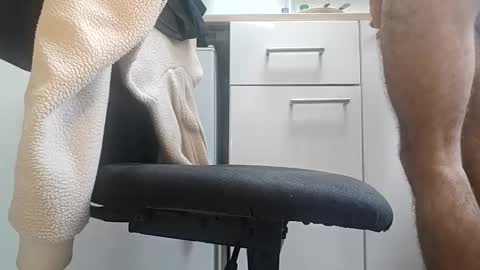 Liam online show from February 9, 2025, 9:37 am