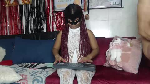 Snapshot of lovecreyzyshowcam chatting on December 20, 2024, 1:47 am Frank and Nathy online show from December 20, 2024, 1:47 am