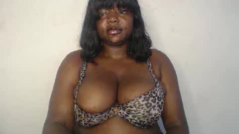 mila online show from October 5, 2025, 7:34 pm