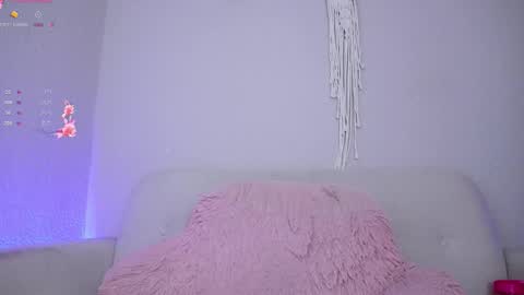 katalina   online show from October 12, 2025, 5:06 am