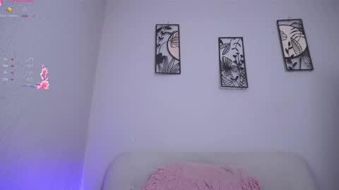 katalina   online show from November 4, 2025, 3:49 am