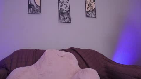 katalina   online show from May 22, 2026, 3:24 am