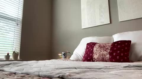 Olivia Rose online show from October 15, 2025, 4:29 pm