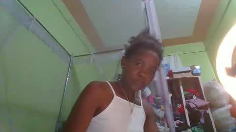 Snapshot of lovegal335 chatting on November 29, 2025, 6:44 pm lovegal335 online show from November 29, 2025, 6:44 pm