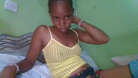 Snapshot of lovegal335 chatting on December 18, 2025, 9:32 pm lovegal335 online show from December 18, 2025, 9:32 pm