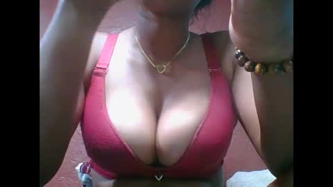 loveinlife750427 online show from November 18, 2025, 8:41 am