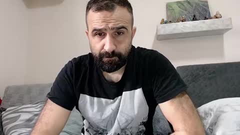 loveivat80 online show from December 16, 2024, 7:04 am