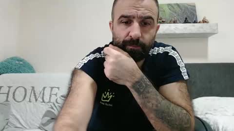 loveivat80 online show from December 28, 2024, 7:33 am