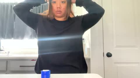 Snapshot of lovellly_ chatting on December 2, 2024, 5:15 pm Love online show from December 2, 2024, 5:15 pm