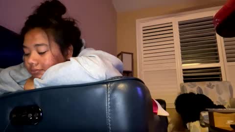 Snapshot of lovellly_ chatting on December 16, 2024, 12:59 am Love online show from December 16, 2024, 12:59 am