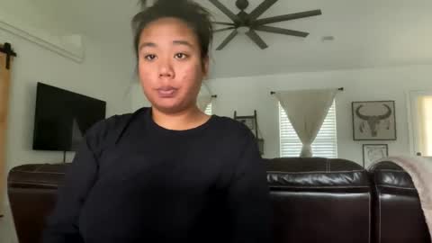 Snapshot of lovellly_ chatting on December 25, 2024, 9:11 pm Love online show from December 25, 2024, 9:11 pm