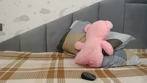 lovellykitty online show from February 13, 2026, 8:10 am