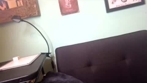 lovelove9915 online show from April 21, 2026, 8:09 am