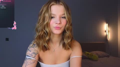 Jenny online show from December 23, 2024, 11:49 pm