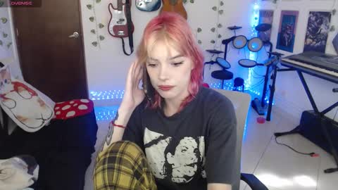 Cassie online show from December 18, 2025, 4:46 pm