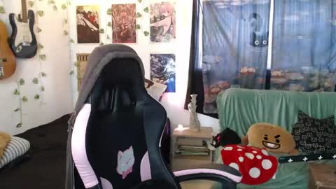 Cassie online show from April 23, 2026, 9:50 pm