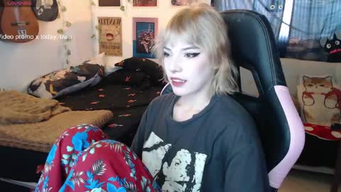 Snapshot of lovely_cass chatting on May 17, 2026, 12:34 pm Cassie online show from May 17, 2026, 12:34 pm