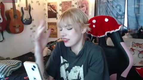 Snapshot of lovely_cass chatting on May 29, 2026, 5:11 pm Cassie online show from May 29, 2026, 5:11 pm