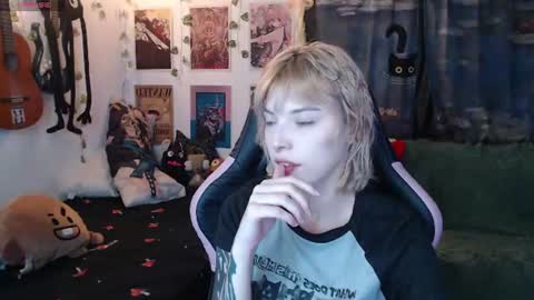 Snapshot of lovely_cass chatting on June 11, 2026, 11:47 pm Cassie online show from June 11, 2026, 11:47 pm