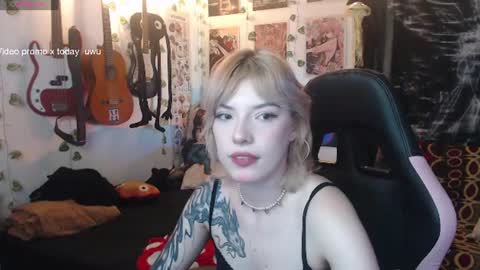 Snapshot of lovely_cass chatting on June 26, 2026, 5:12 am Cassie online show from June 26, 2026, 5:12 am
