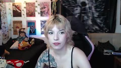 Snapshot of lovely_cass chatting on July 7, 2026, 7:23 am Cassie online show from July 7, 2026, 7:23 am