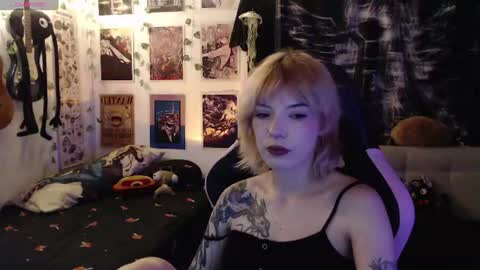 Snapshot of lovely_cass chatting on July 14, 2026, 4:50 am Cassie online show from July 14, 2026, 4:50 am
