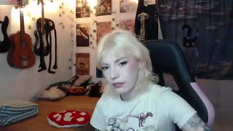 Snapshot of lovely_cass chatting on July 30, 2026, 1:26 am Cassie online show from July 30, 2026, 1:26 am