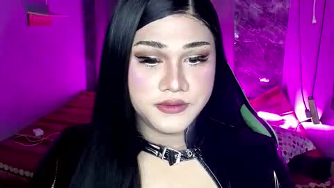 lovely_coleen online show from November 24, 2025, 1:11 pm