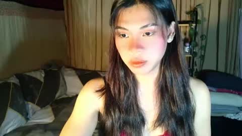 lovely_krizzy online show from March 9, 2026, 10:52 am