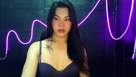 lovely_krizzy online show from April 25, 2026, 10:07 am