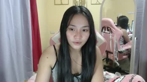 lovely_leah23 online show from September 8, 2025, 9:25 pm