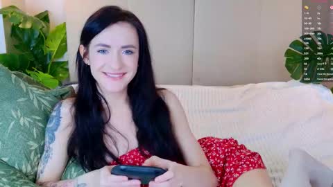 lovely_lo online show from February 20, 2026, 1:44 pm