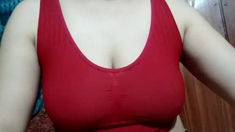 Snapshot of lovely_sweet_girl chatting on July 4, 2026, 10:43 am katrina follow me guys online show from July 4, 2026, 10:43 am