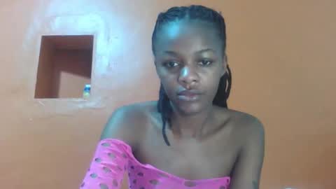 Lovely yvonne online show from November 16, 2025, 4:12 pm