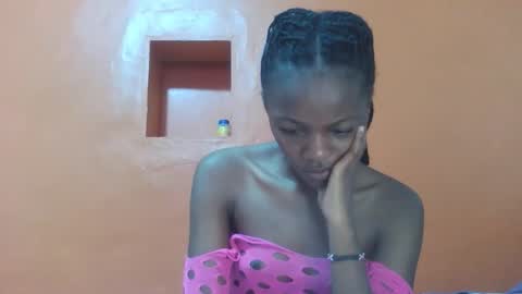 Lovely yvonne online show from December 3, 2025, 11:41 am