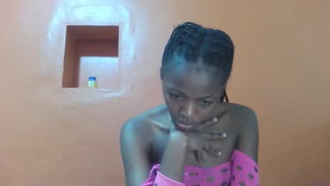 Lovely yvonne online show from December 4, 2025, 11:52 am