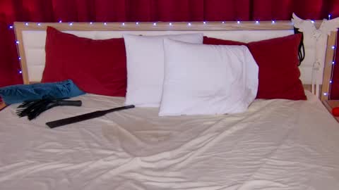 Caroline online show from March 10, 2025, 7:42 am