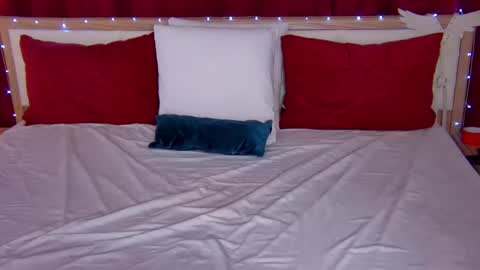 Caroline online show from September 28, 2025, 1:33 am