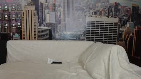 Dee online show from February 25, 2025, 4:24 am