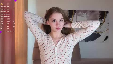 lovelygracee online show from October 26, 2025, 1:39 pm