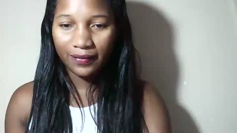 lovelylarra online show from April 23, 2026, 9:19 am