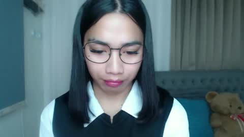 Snapshot of lovelymae18 chatting on March 26, 2026, 11:32 pm lovelymae18 online show from March 26, 2026, 11:32 pm