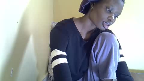 lovelymee2 online show from October 26, 2025, 7:03 am