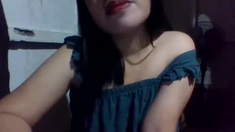lovelymocha27s online show from March 5, 2025, 12:33 pm