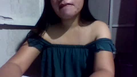lovelymocha27s online show from November 28, 2025, 8:00 pm