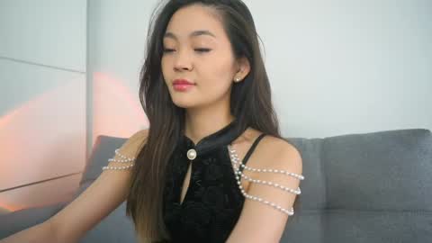 kim online show from February 24, 2025, 11:10 am