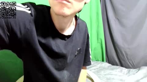 Snapshot of lovelyowner chatting on November 29, 2025, 11:52 pm .com online show from November 29, 2025, 11:52 pm