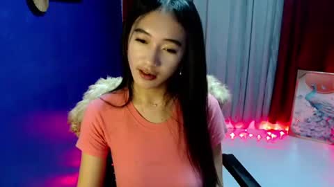 lovelypetite143 online show from April 18, 2026, 7:58 pm
