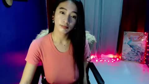 lovelypetite143 online show from April 21, 2026, 1:28 pm