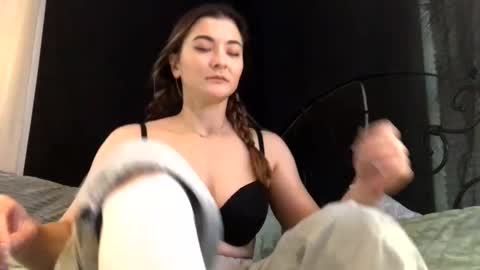 Queen Aria  online show from March 12, 2025, 6:22 pm